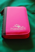 sub-base Logbuch mit Joy-Venture-Diving Logo, Farbe: Pink
